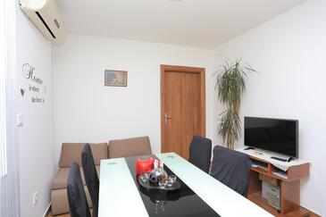 Apartmány s terasou Trogir, Střední Dalmácie
