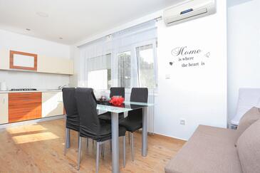 Apartmány s terasou Trogir, Střední Dalmácie