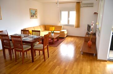 Family-friendly apartments with swimming pool Kožino, Zadar - 18128