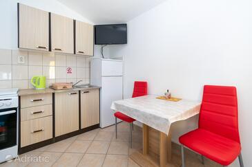 Apartments with parking space Vir - 18131