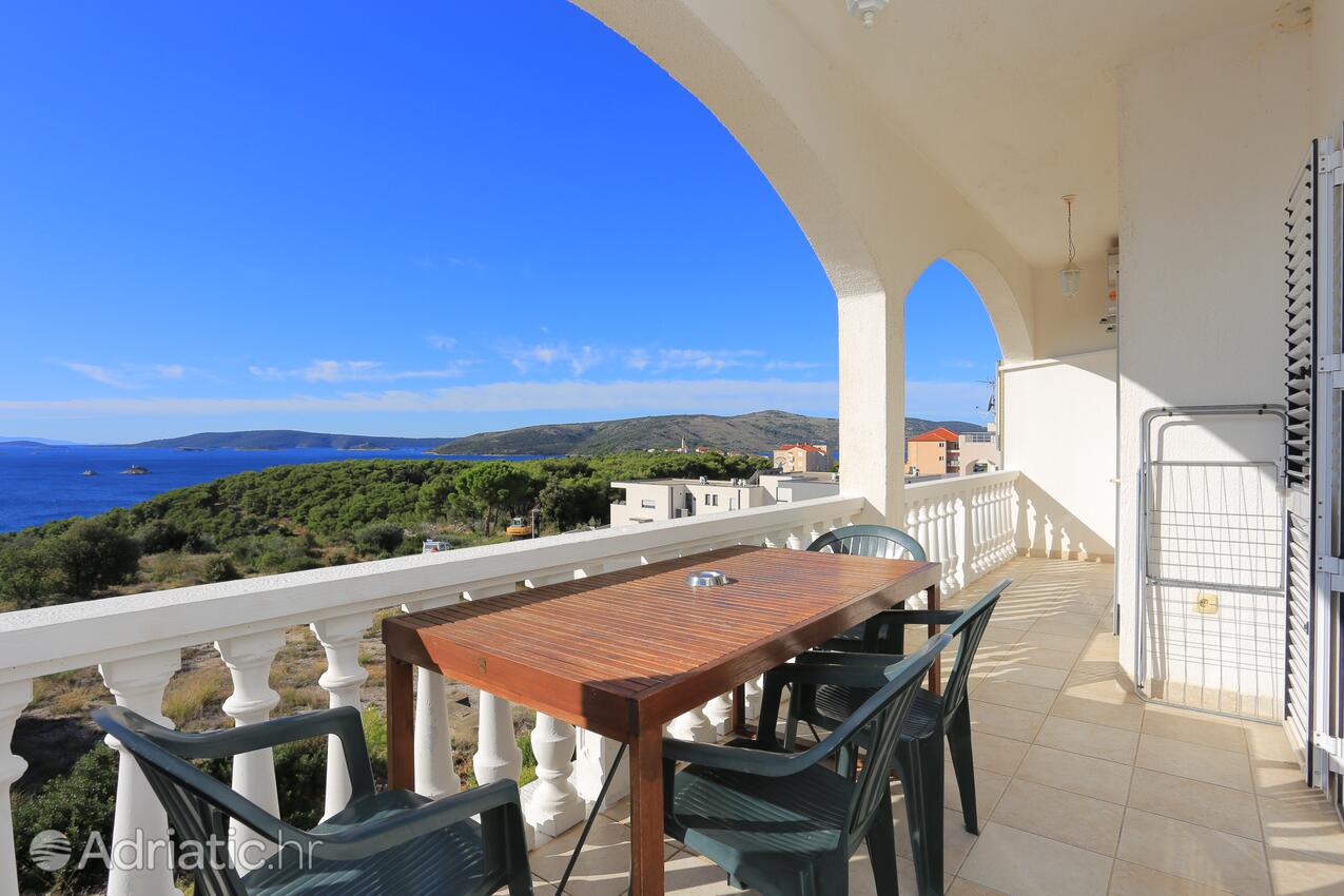 Apartments with parking spaces Seget Vranjica, Trogir - 18138