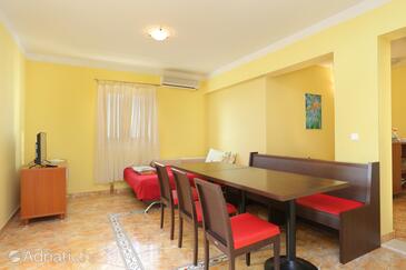 Apartments with parking space Seget Vranjica, Trogir - 18138