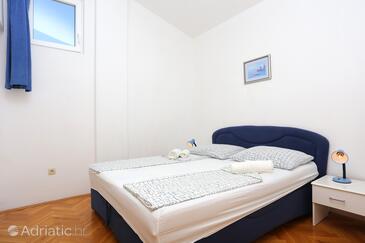 Apartments by the sea Pisak, Omiš - 18141