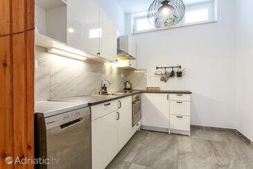 Apartmaji ob morju Pisak, Omiš - 18141