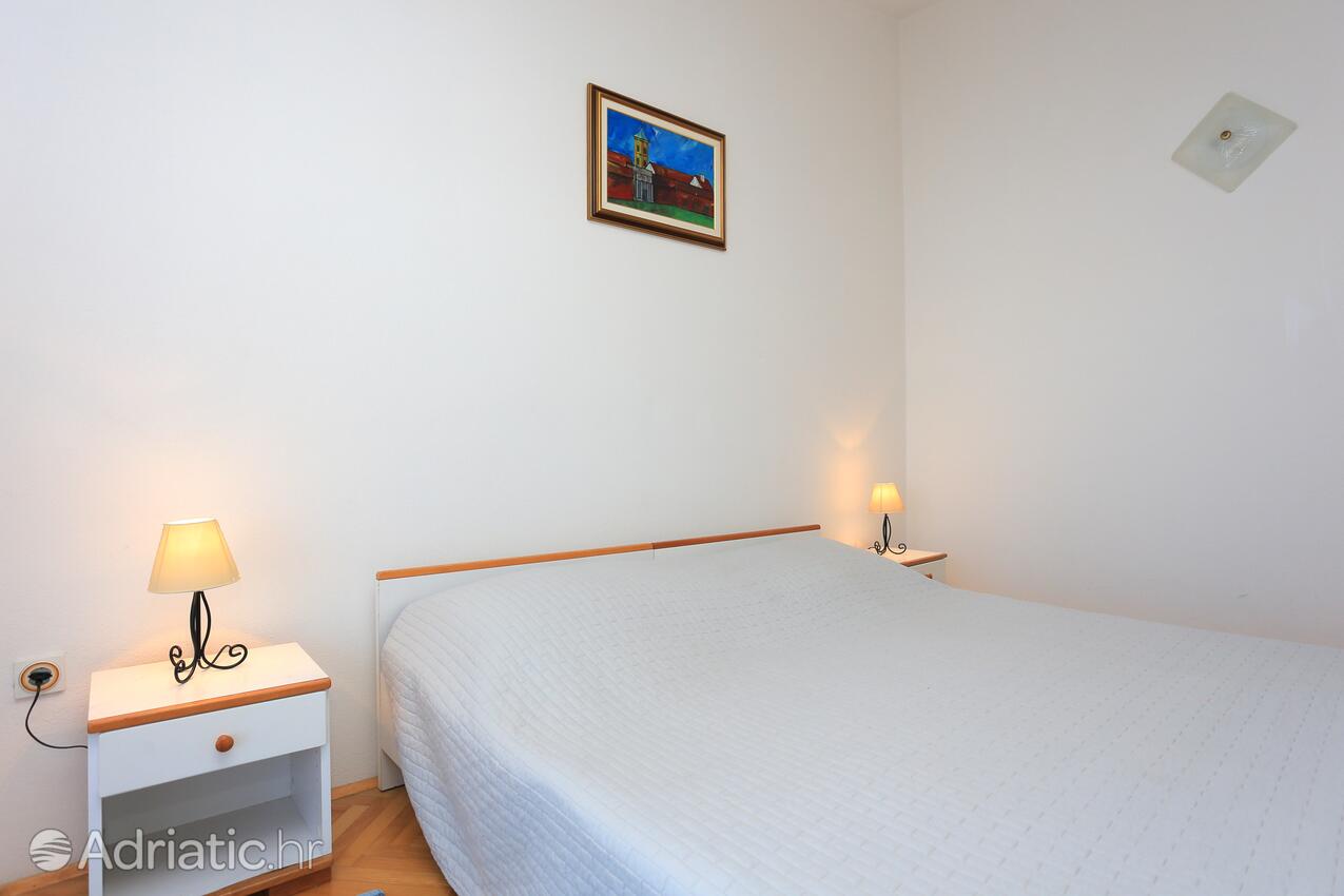 A-18148-a - Alloggi privati - Appartamenti accanto al mare Mimice, Almissa - Omiš