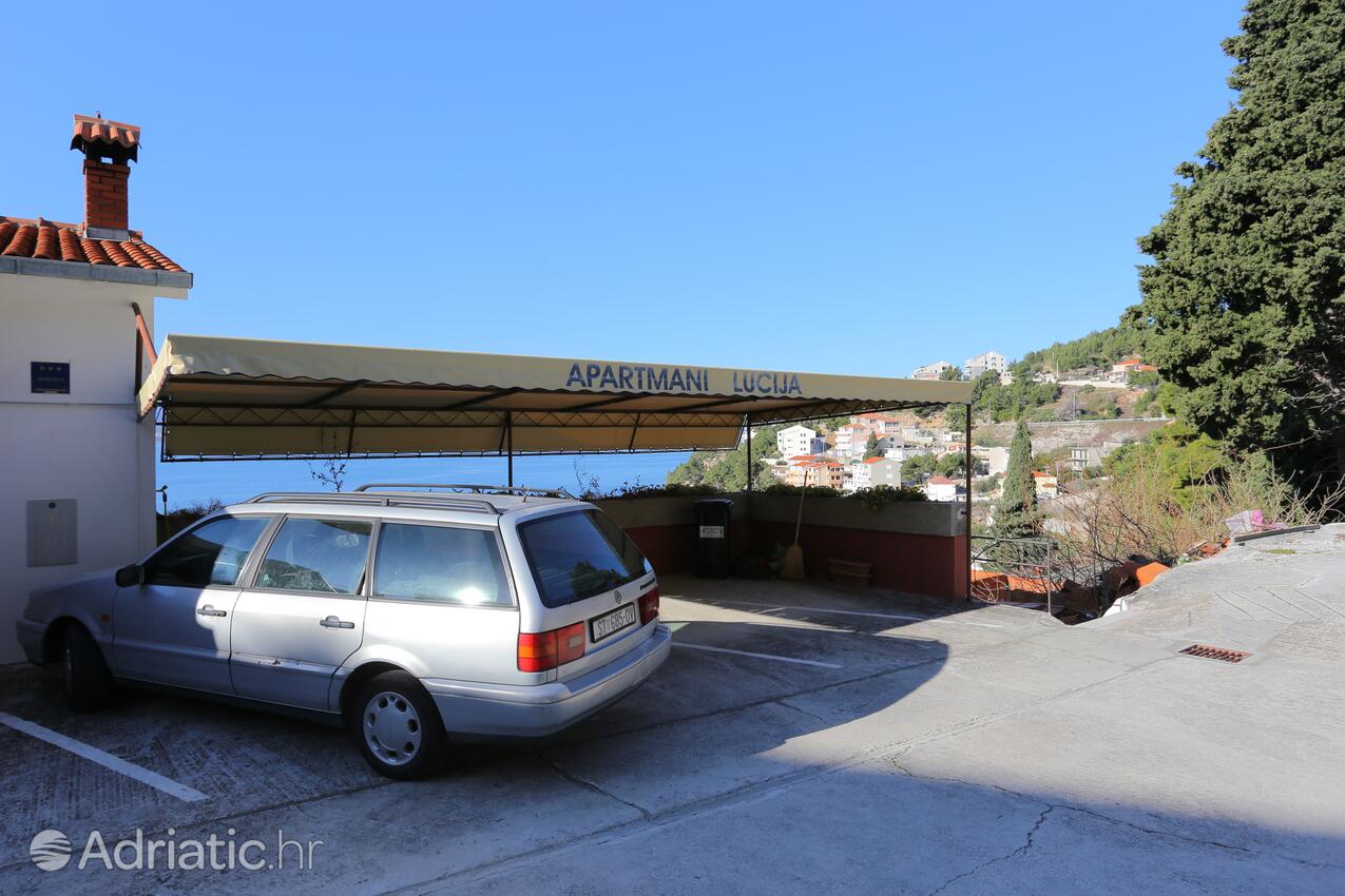 Parcheggio - Appartamenti accanto al mare Mimice, Almissa - Omiš