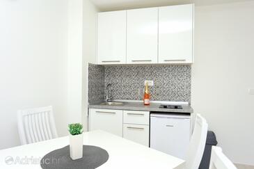 Family-friendly apartments with swimming pool Živogošće - Porat, Makarska - 18150