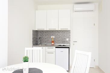 Family-friendly apartments with swimming pool Živogošće - Porat, Makarska - 18150