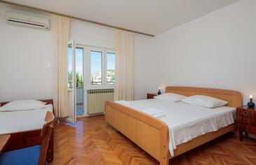 Apartments and rooms by the sea Duće, Omiš - 18155