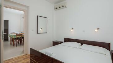 Апартаменти і кімнати у моря Дуче - Duće, Оміш - Omiš - 18155