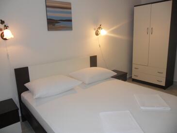 Apartments by the sea Rogoznica - 18158