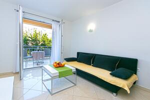 Two bedroom apartment Makarska (A-18160-a)