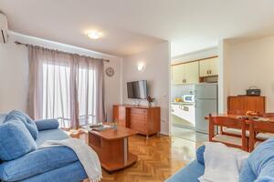 One bedroom apartment Makarska (A-18170-a)