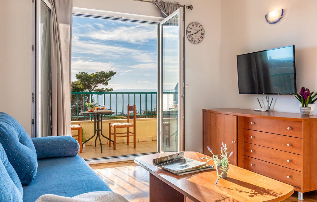 Apartments with a parking space Makarska - 18170