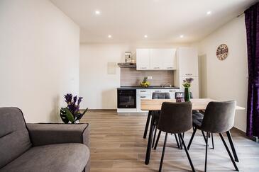 Apartamenty z parkingiem Podstrana, Split - 18173