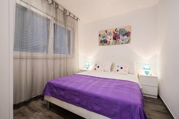 Apartmaji s parkingom Podstrana, Split - 18173