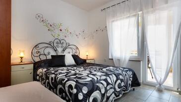 Apartmány a pokoje s parkovištěm  Malinska, Krk - 18193