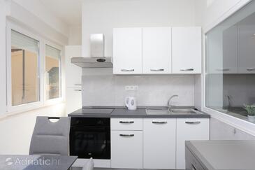 Leiligheter med parkering Makarska - 18213