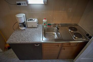 Apartments by the sea Vinišće, Trogir - 18225