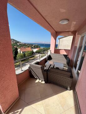 Ferienwohnungen mit Pool für Familien Klenovica (Novi Vinodolski) - 18260