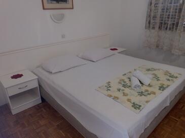 Apartments by the sea Ivan Dolac, Hvar - 18269