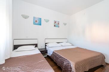 Apartments with parking space Bibinje, Zadar - 18275