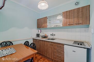 Apartmaji z bazenom za družine z otroci Zavalatica, Korčula - 183