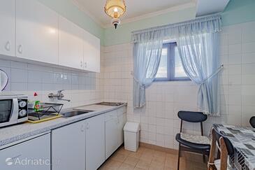 Apartmani s bazenom pogodni za obitelji s djecom Zavalatica, Korčula - 183