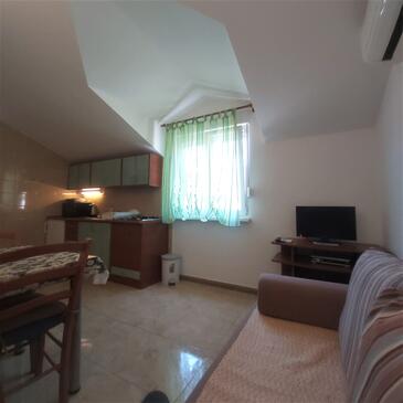 Apartments by the sea Slatine, Čiovo - 18311