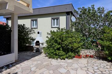 Apartmány s parkoviskom Pag - 18325