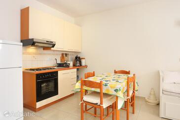 Apartments with parking space Seget Vranjica, Trogir - 18326