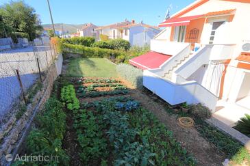 Ferienwohnungen mit Parkplatz Seget Vranjica, Trogir - 18326