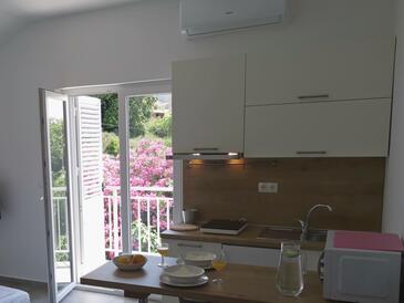 Appartementen en kamers met zwembad Lokva Rogoznica, Omis - 18328