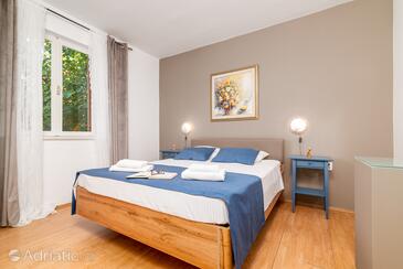 Apartments with parking space Fažana - 18334