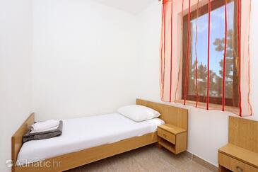 Apartments with parking space Pag - 18345