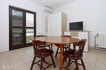 Apartments with parking space Pag - 18345
