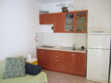 Apartments with parking space Pakoštane, Biograd - 18373