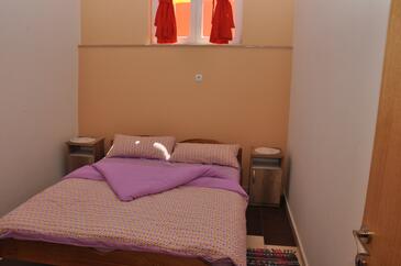 Ferienwohnungen mit Parkplatz Gornji Karin, Novigrad - 18387