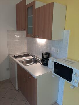 Apartments with parking space Lopar, Rab - 18388