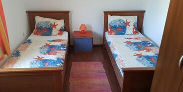 Apartments with parking space Vir - 18389