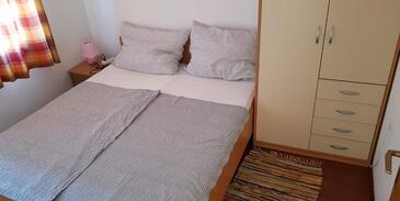 Apartments with parking space Vir - 18389