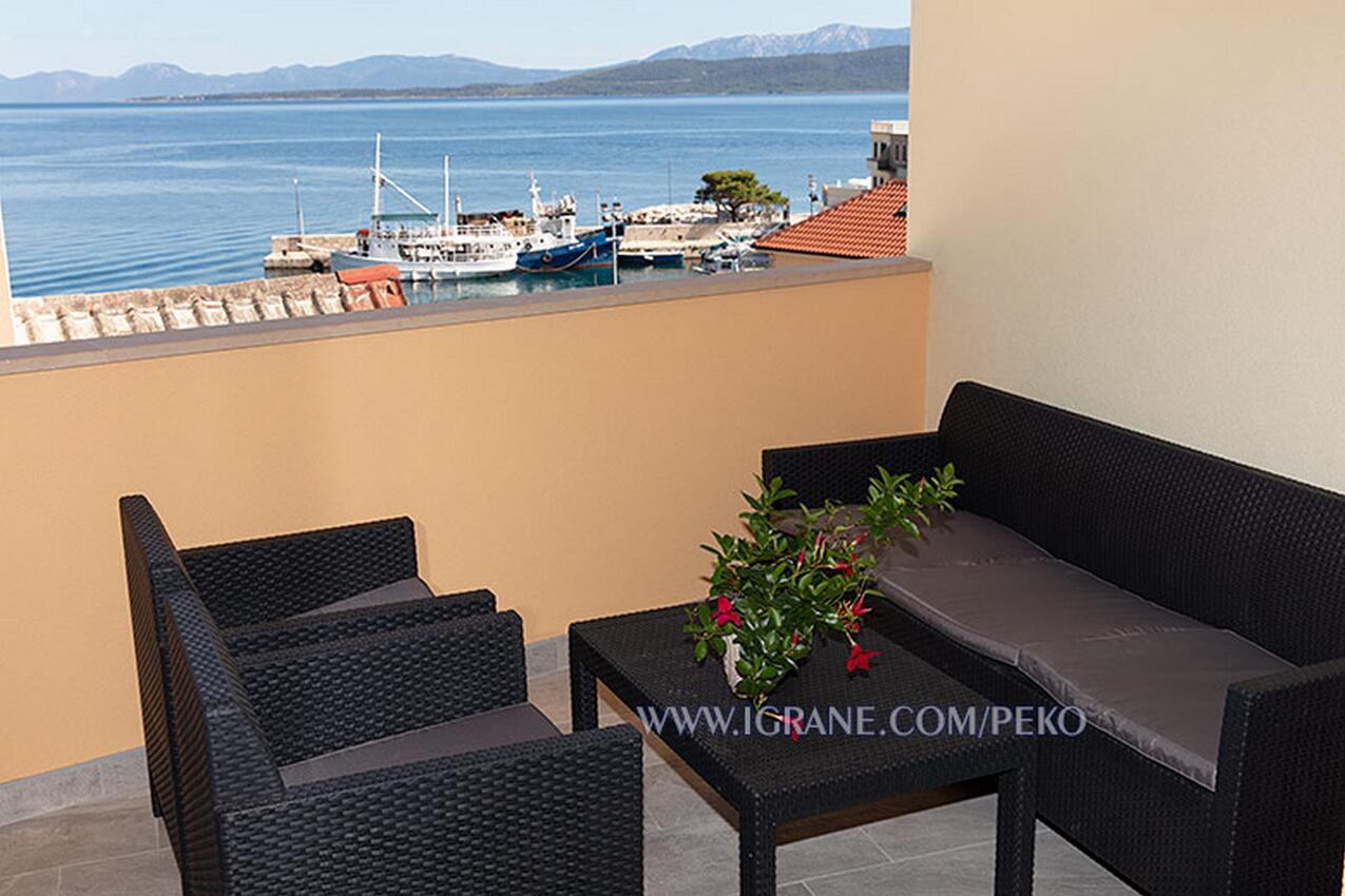 A-18405-a - Private accommodation - Apartments by the sea Igrane, Makarska