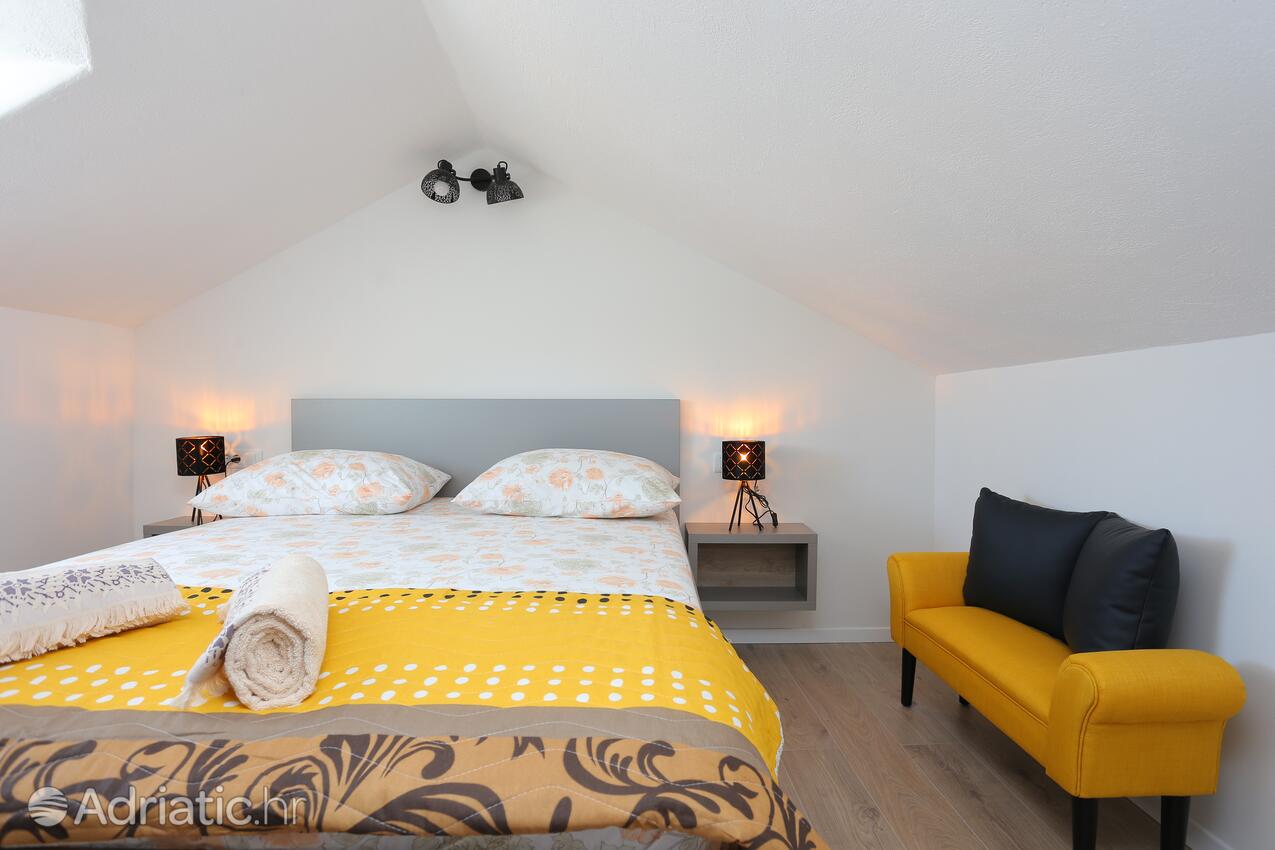 A-18405-c - Private accommodation - Apartments by the sea Igrane, Makarska