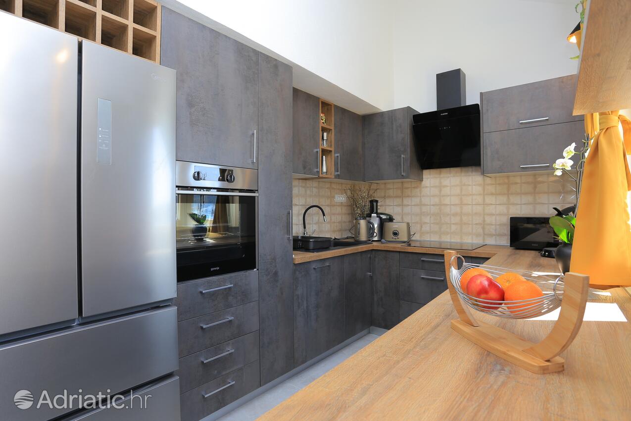 A-18405-c - Private accommodation - Apartments by the sea Igrane, Makarska