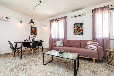 Apartments by the sea Mali Lošinj, Lošinj - 18406