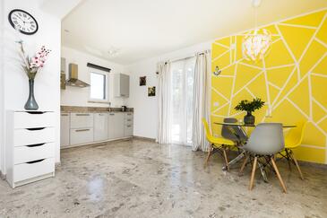 Apartments by the sea Mali Lošinj, Lošinj - 18406