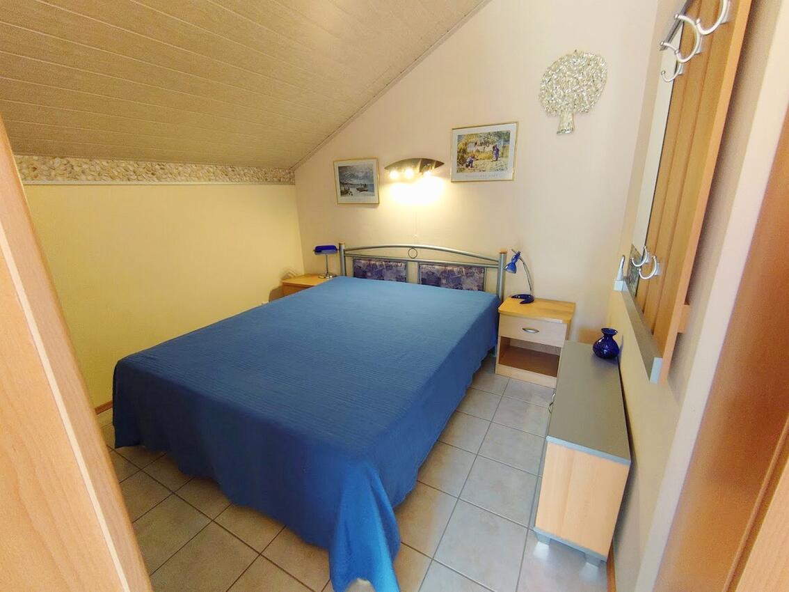 Apartments with parking space Crikvenica - 18410