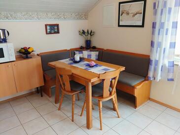 Apartments with parking space Crikvenica - 18410