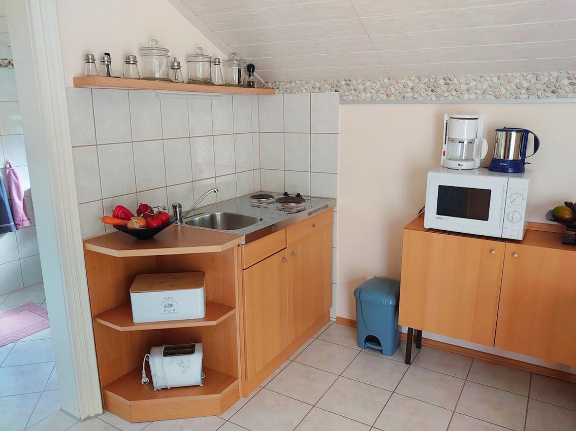 Apartments with parking space Crikvenica - 18410