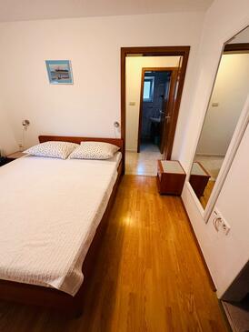 Apartmaji s parkingom Vodice - 18428